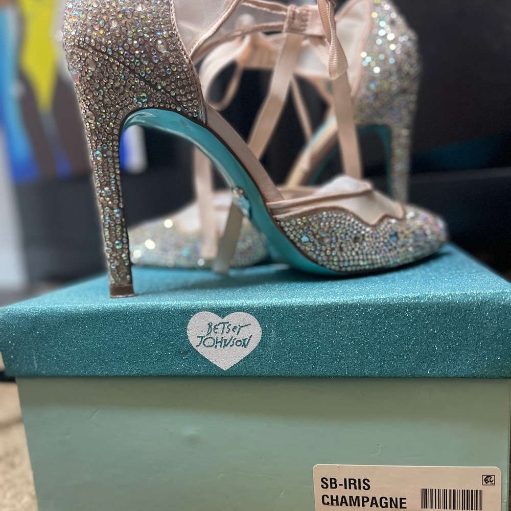 Betsey Johnson Crystal Heels SZ. 7